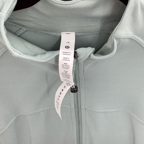 Lululemon Nulu Cropped Define Jacket in Silver Blue Sz 14 NWT - Picture 8 of 8